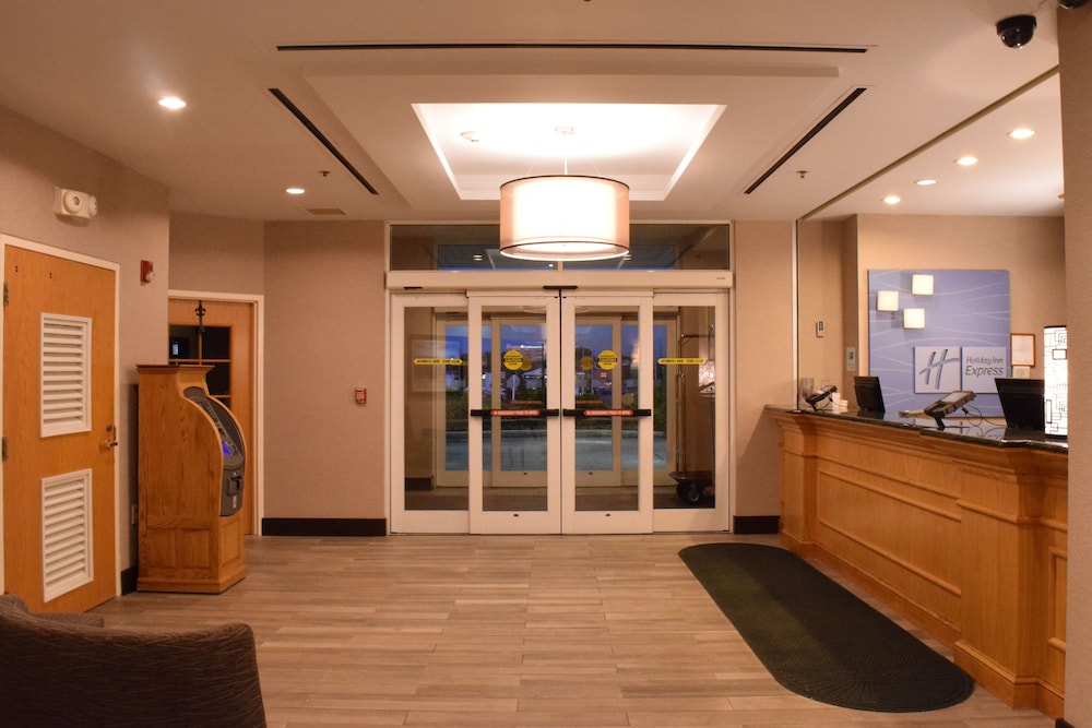 holiday inn express hotel and suites watertown thousand island by ihg