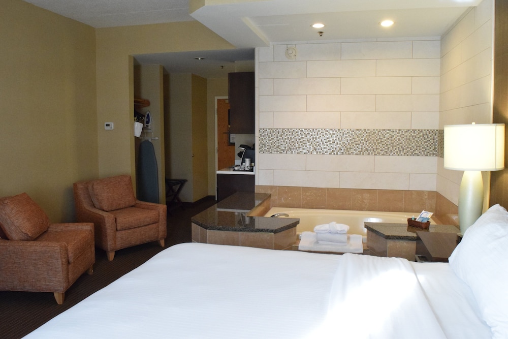 holiday inn express hotel and suites watertown thousand island by ihg