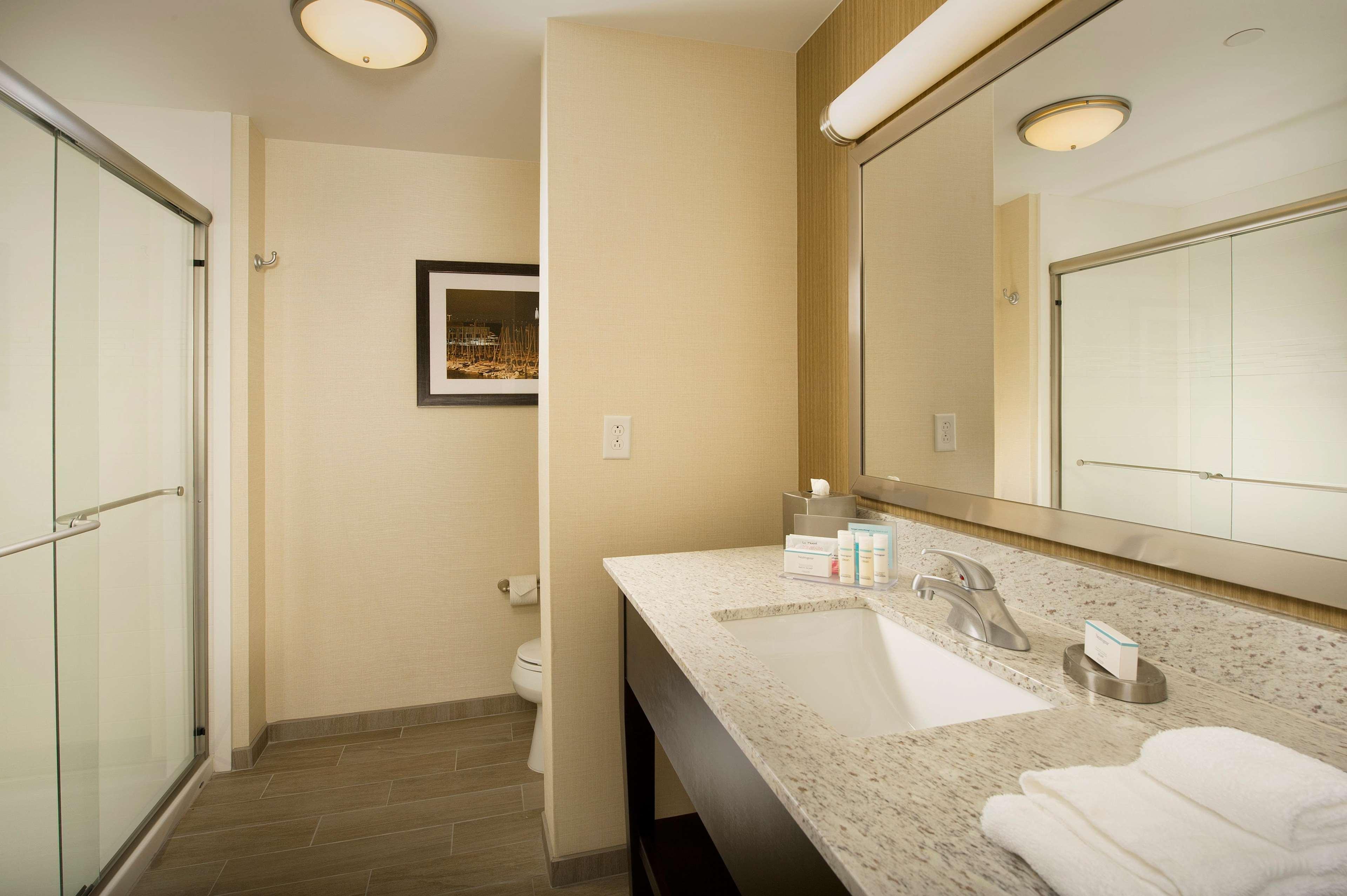 hampton inn and suites baltimore woodlawn