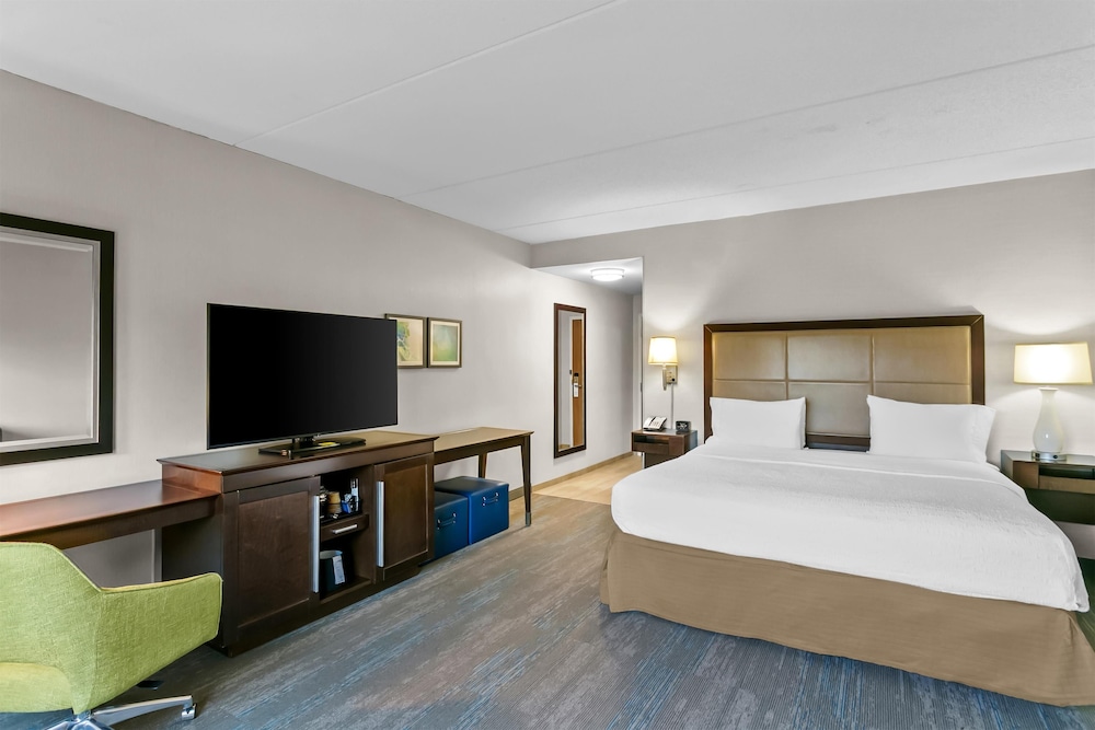 hampton inn and suites baltimore woodlawn