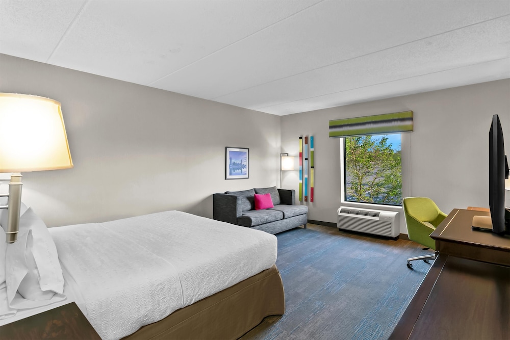 hampton inn and suites baltimore woodlawn