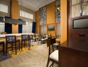 hampton inn and suites baltimore woodlawn