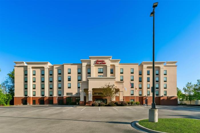 hampton inn and suites baltimore woodlawn