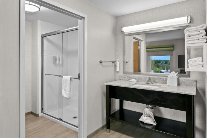 hampton inn and suites baltimore woodlawn