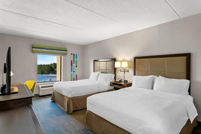 hampton inn and suites baltimore woodlawn