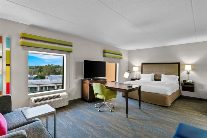hampton inn and suites baltimore woodlawn