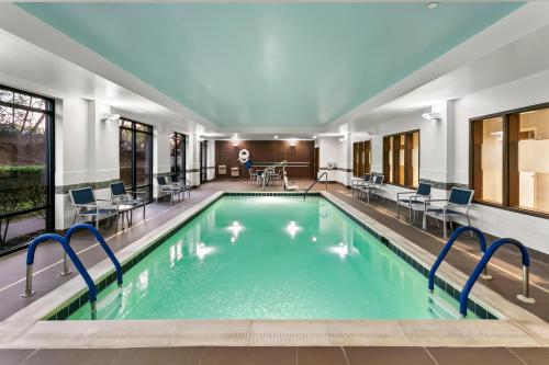 hampton inn and suites baltimore woodlawn