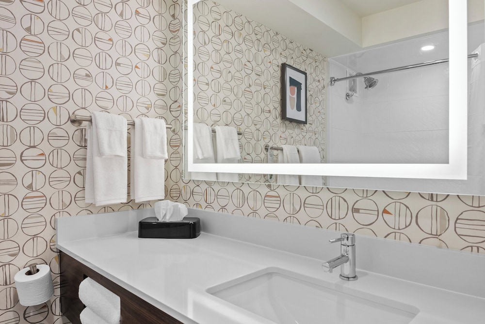 holiday inn niagara falls state park entry by ihg