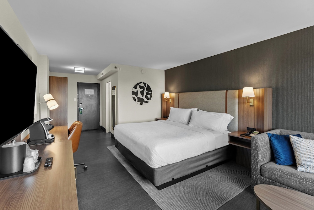 holiday inn niagara falls state park entry by ihg