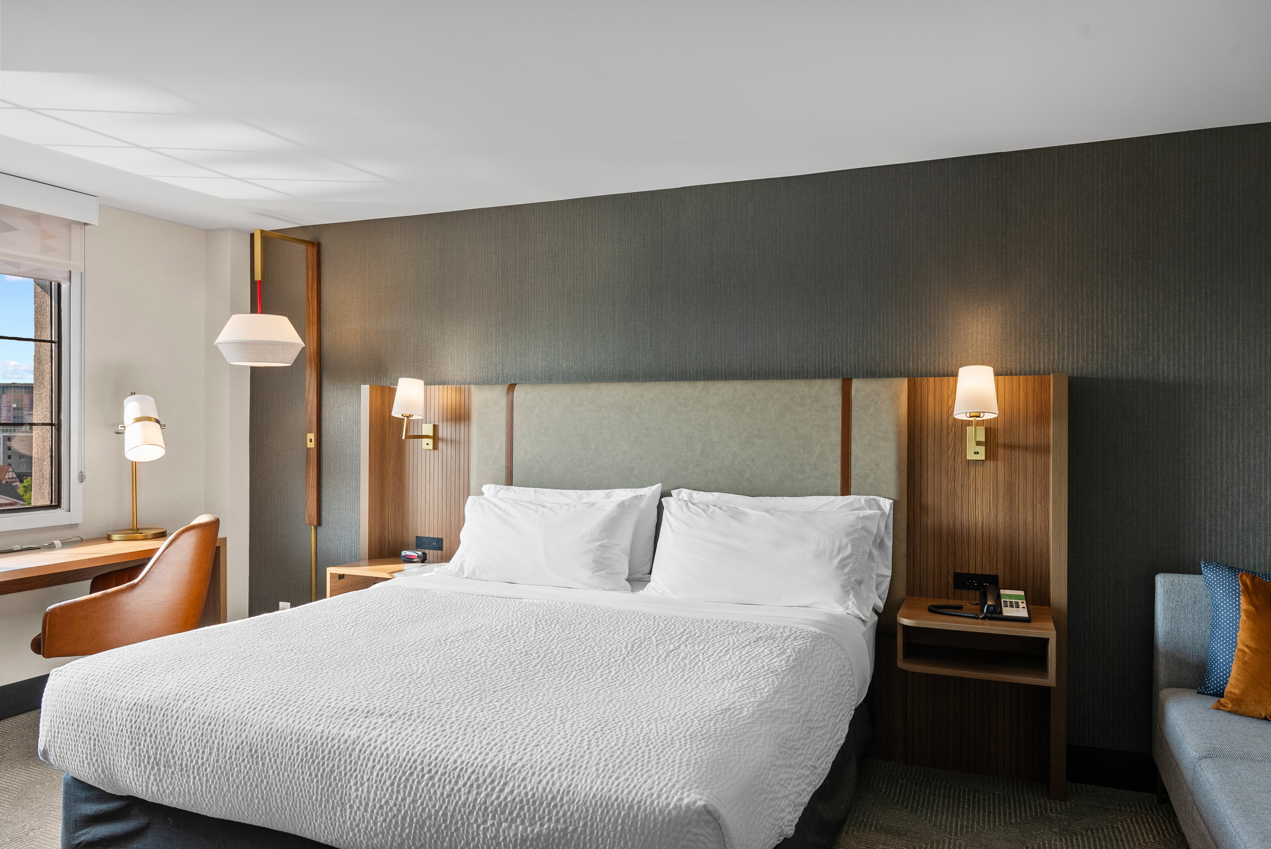 holiday inn niagara falls state park entry by ihg