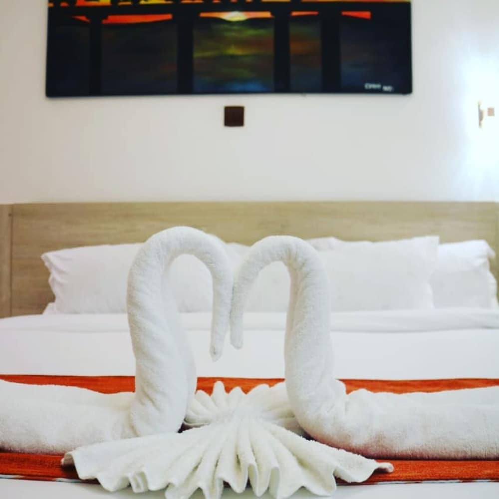 old station lounge naivasha