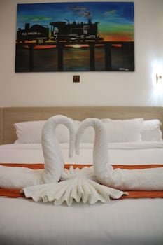 old station lounge naivasha