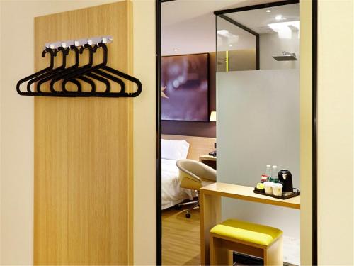 7 days premium shenzhen che gong miao branch