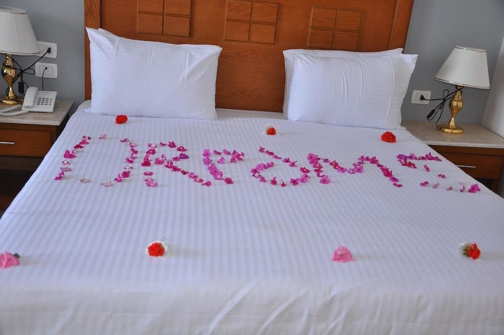 hawaii caesar dreams resort and aqua park