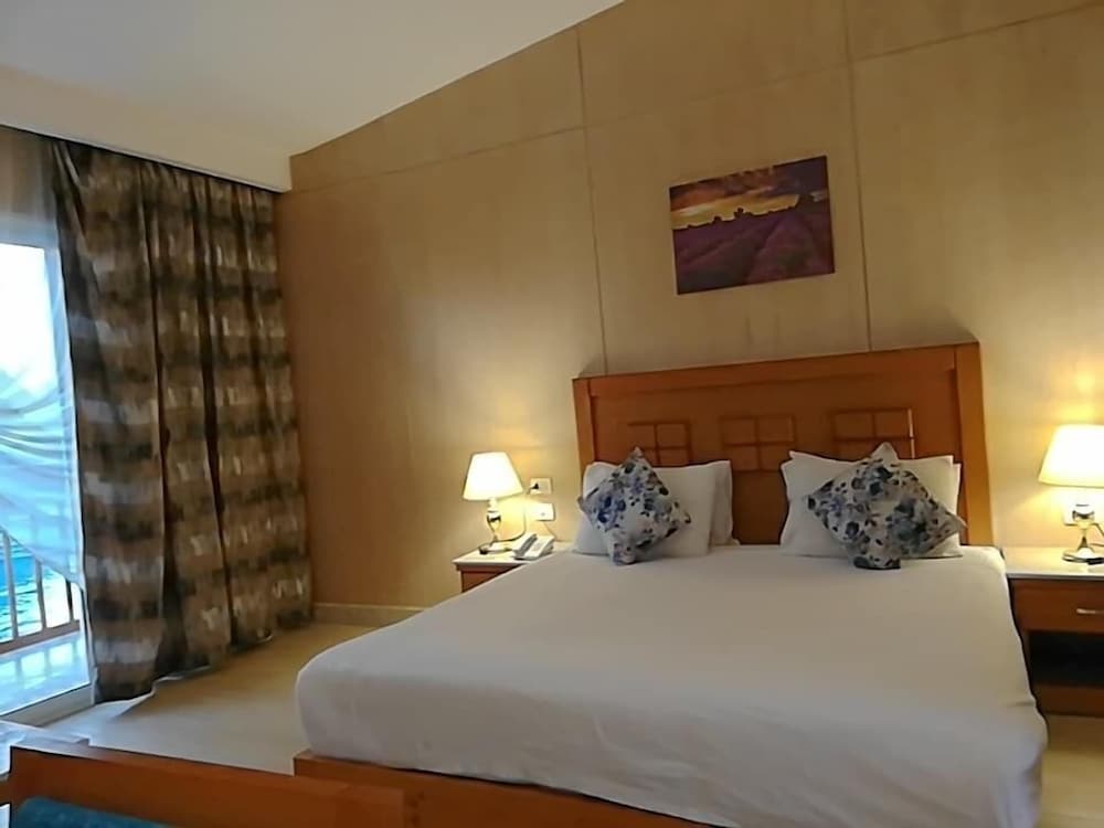 hawaii caesar dreams resort and aqua park