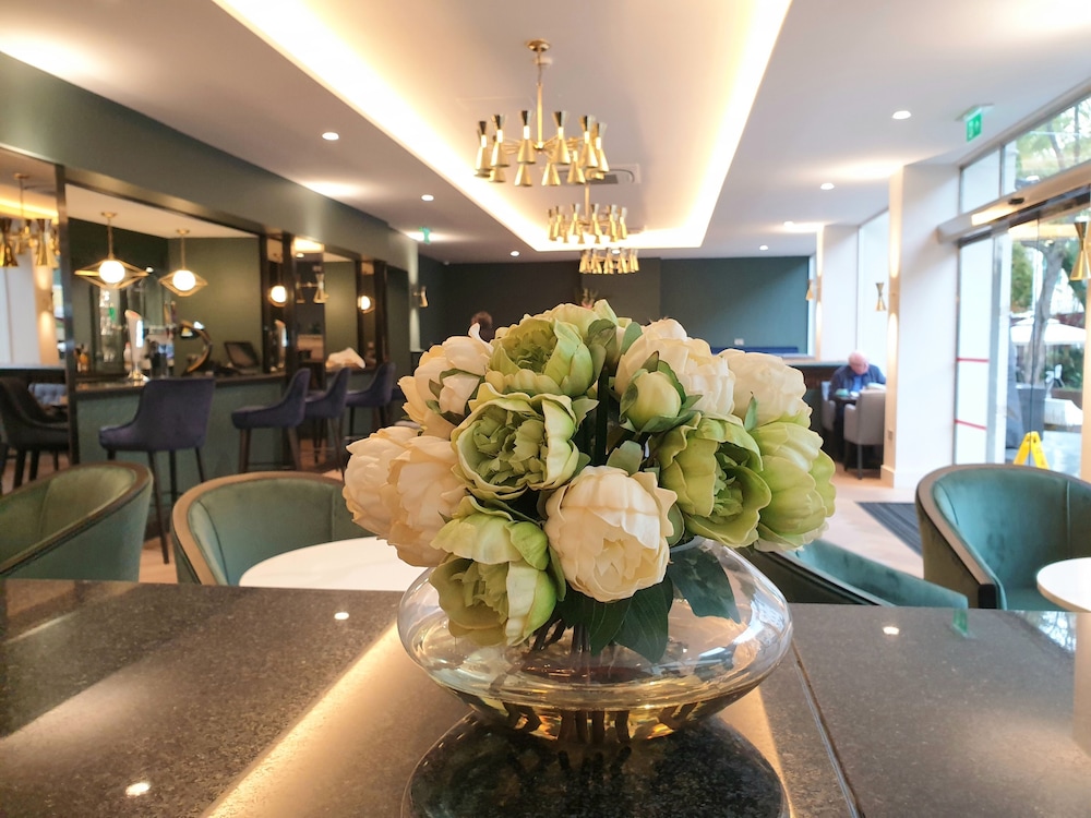 the eliott hotel