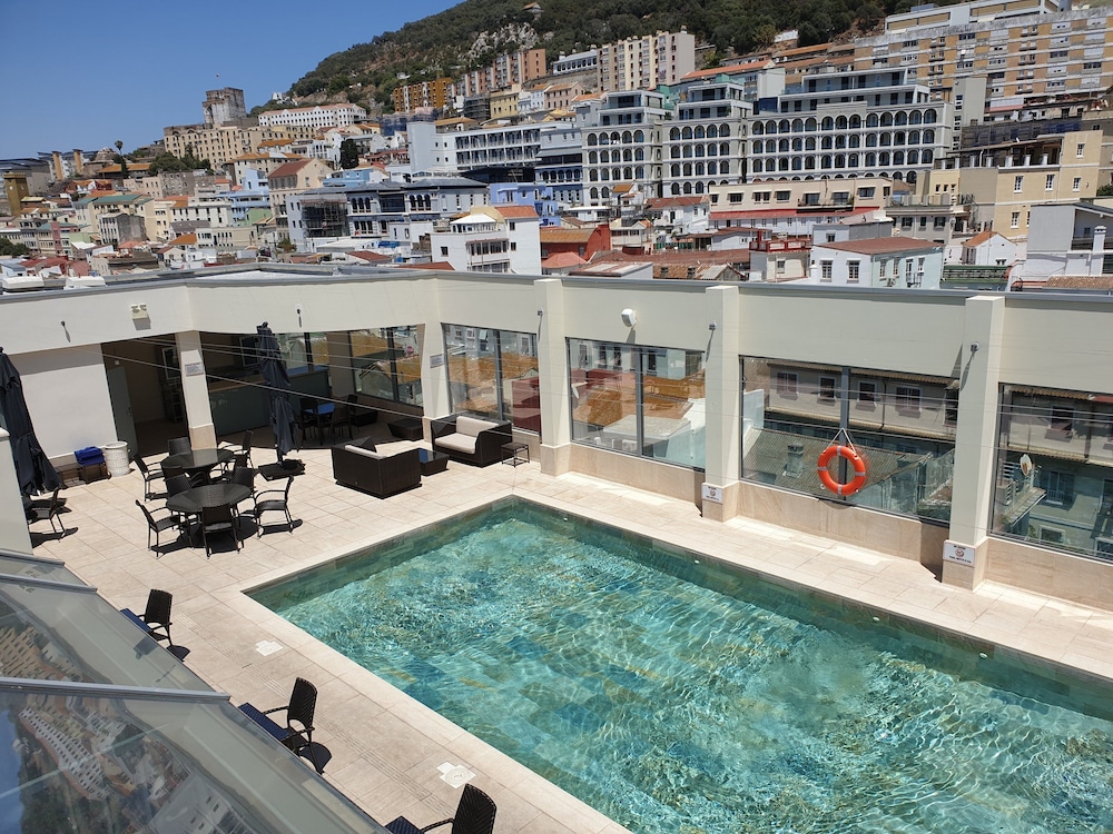 The Eliott Hotel,Gibraltar War Memorial>>Campo De Gibraltar,4 star