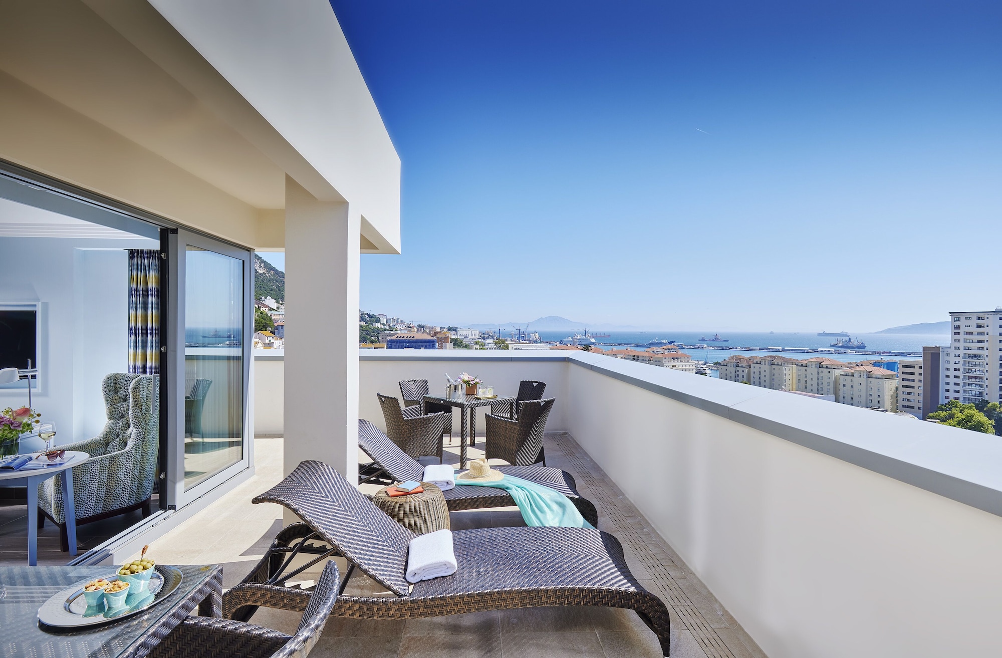 The Eliott Hotel,Gibraltar War Memorial>>Campo De Gibraltar,4 star