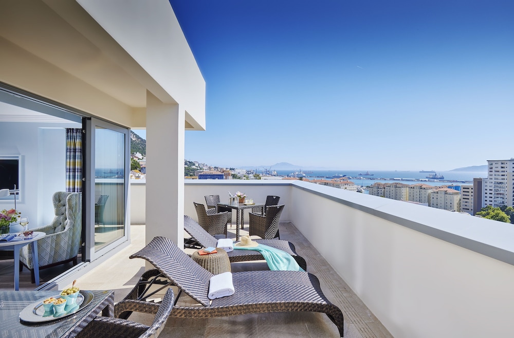 The Eliott Hotel,Gibraltar War Memorial>>Campo De Gibraltar,4 star