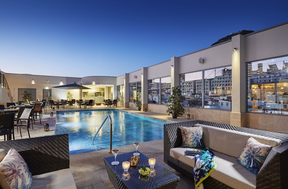 the eliott hotel