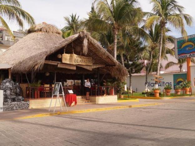 hotel surf olas altas