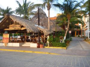 Hotel Surf Olas Altas,Oaxaca>>Brisas De Zicatela,3 star