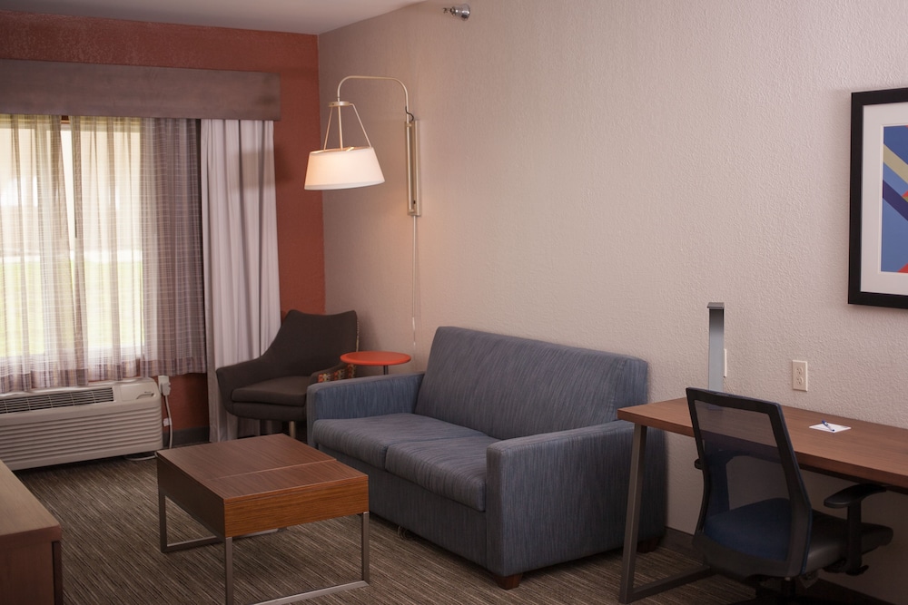 holiday inn express hotel and suites by ihg