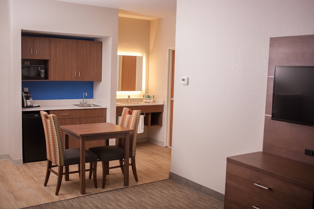 holiday inn express hotel and suites by ihg