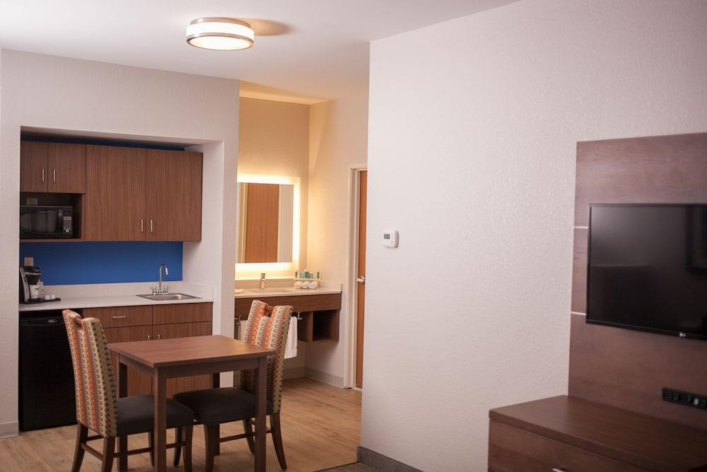 holiday inn express hotel and suites by ihg
