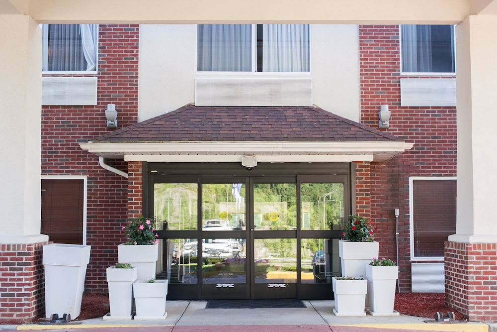 holiday inn express hotel and suites by ihg