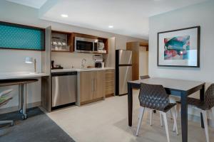 home2 suites by hilton garden grove
