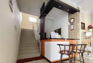 reddoorz syariah plus near cirebon super block mall 2