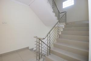 reddoorz syariah plus near cirebon super block mall 2