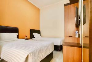 reddoorz syariah plus near cirebon super block mall 2