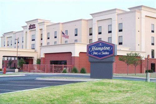 hampton inn and suites lawton