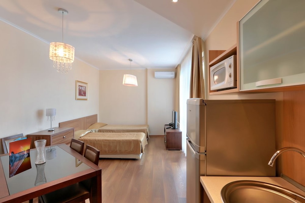 apart hotel golden line
