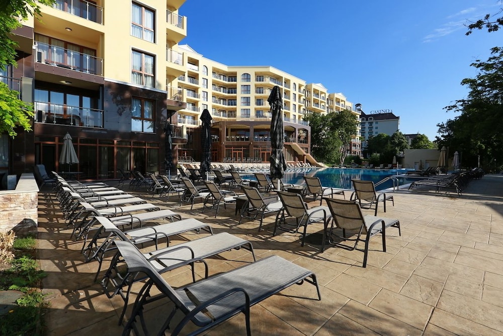 apart hotel golden line