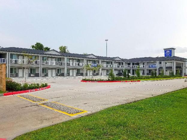 palace inn blue tomball parkway