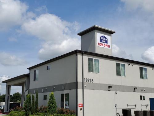 palace inn blue tomball parkway