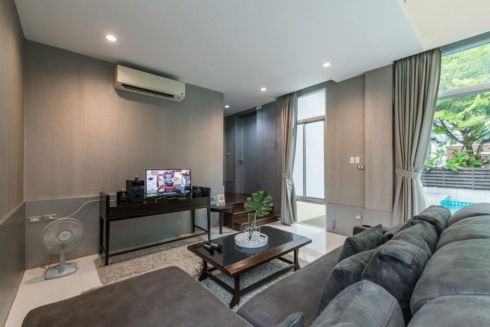 anb pool villa 2br red in pattaya