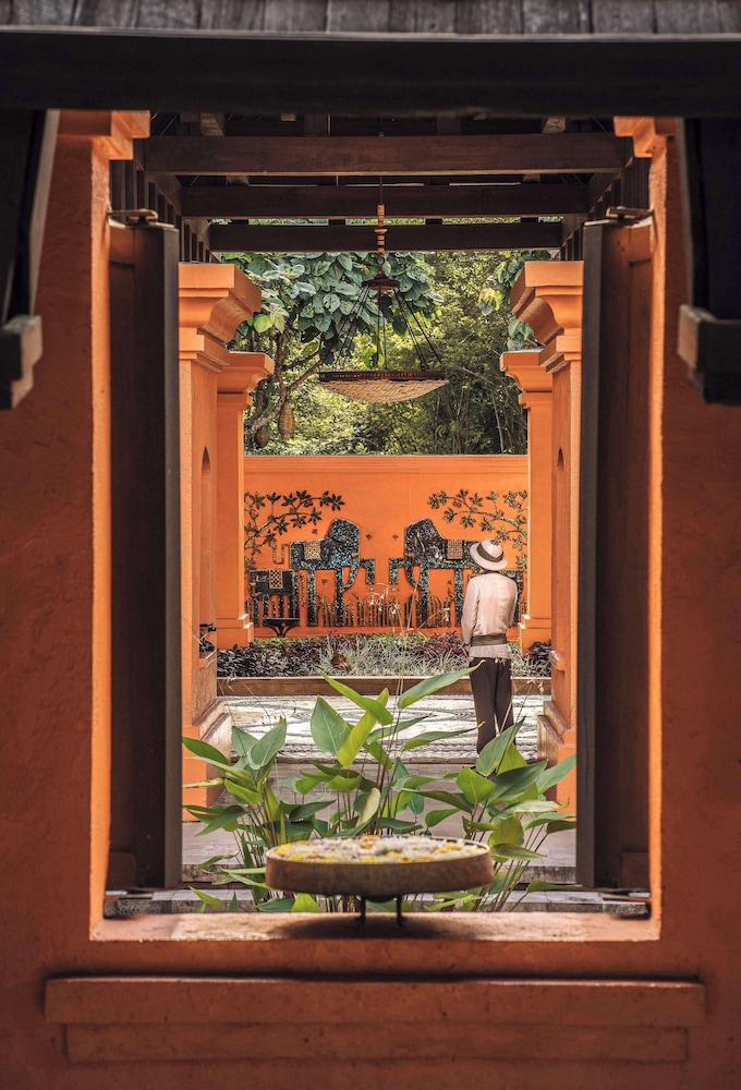 anantara golden triangle elephant camp and resort