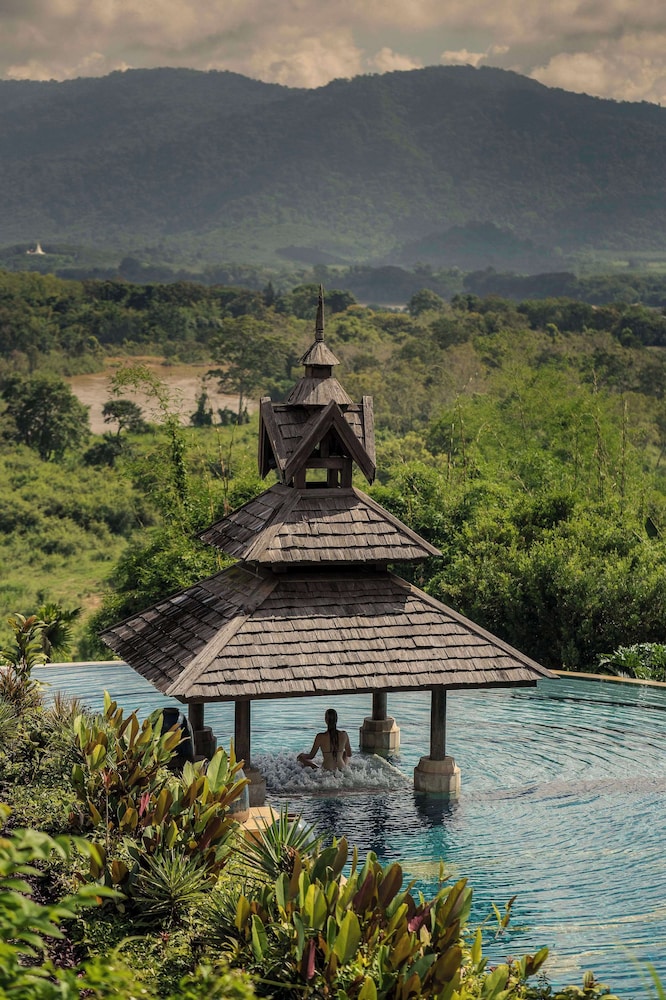 anantara golden triangle elephant camp and resort