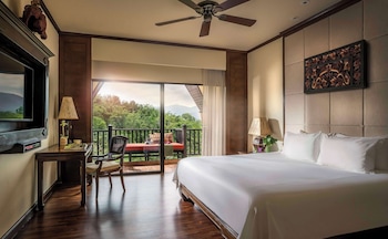 anantara golden triangle elephant camp and resort