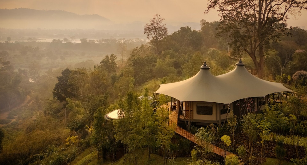 anantara golden triangle elephant camp and resort