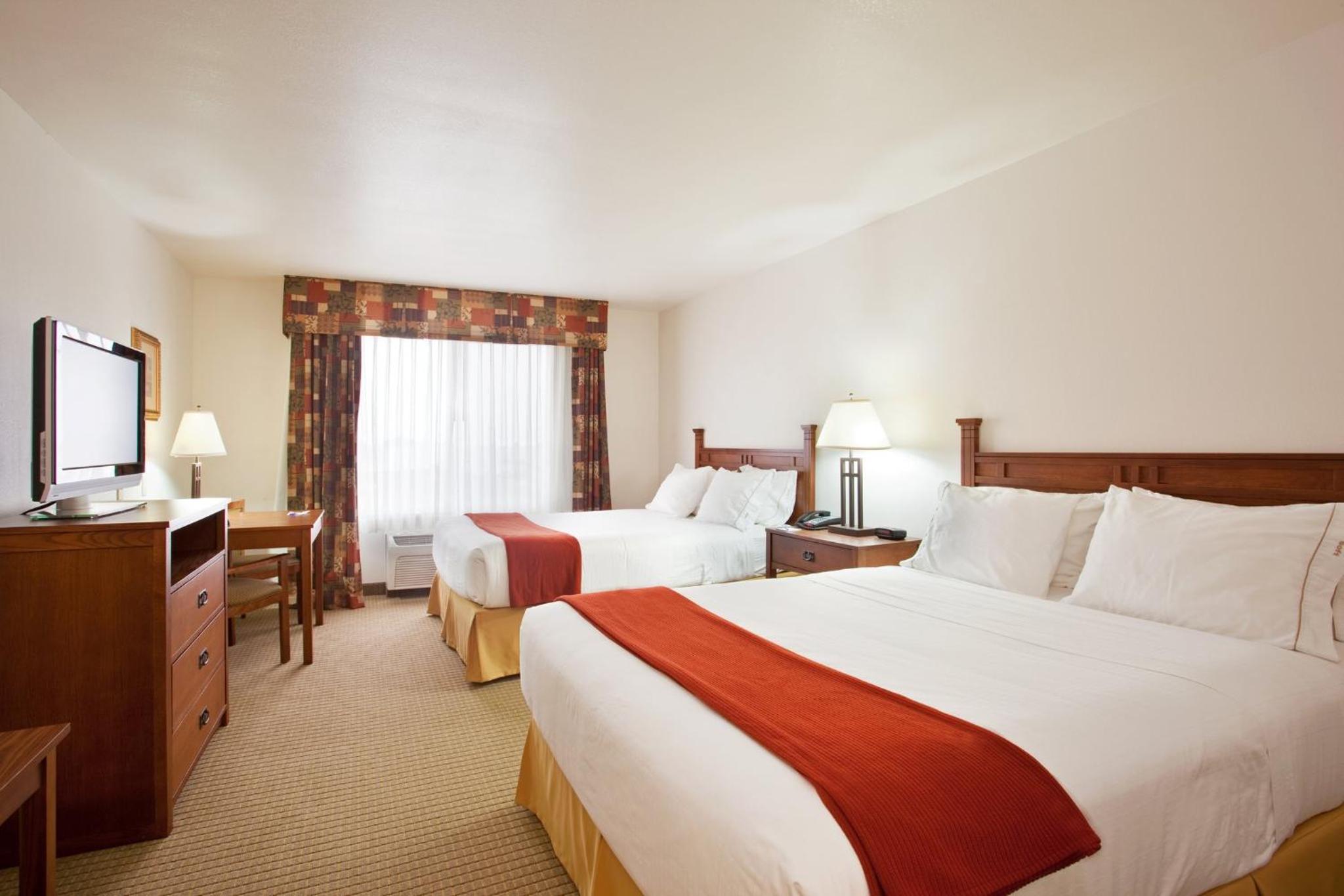 holiday inn express and suites mattoon by ihg