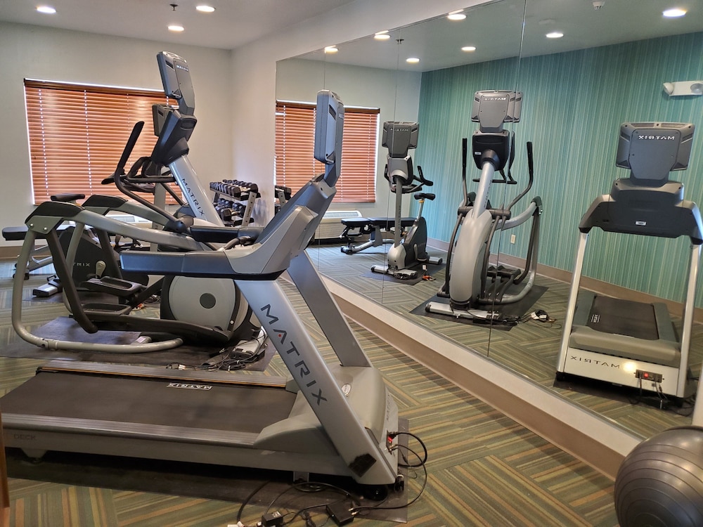 holiday inn express and suites mattoon by ihg