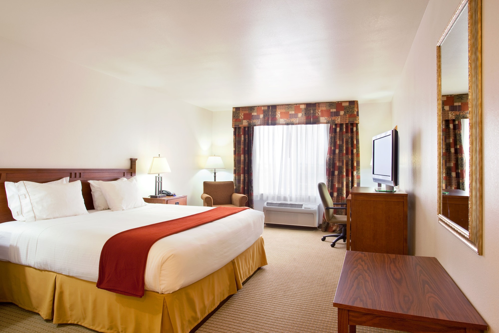 holiday inn express and suites mattoon by ihg