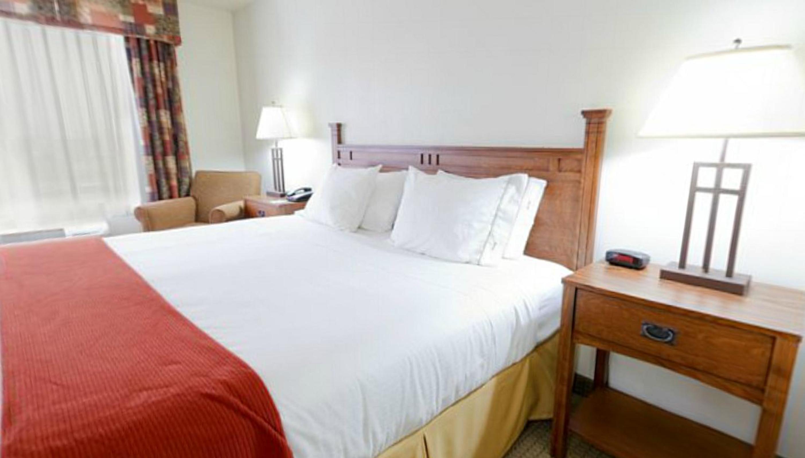 holiday inn express and suites mattoon by ihg