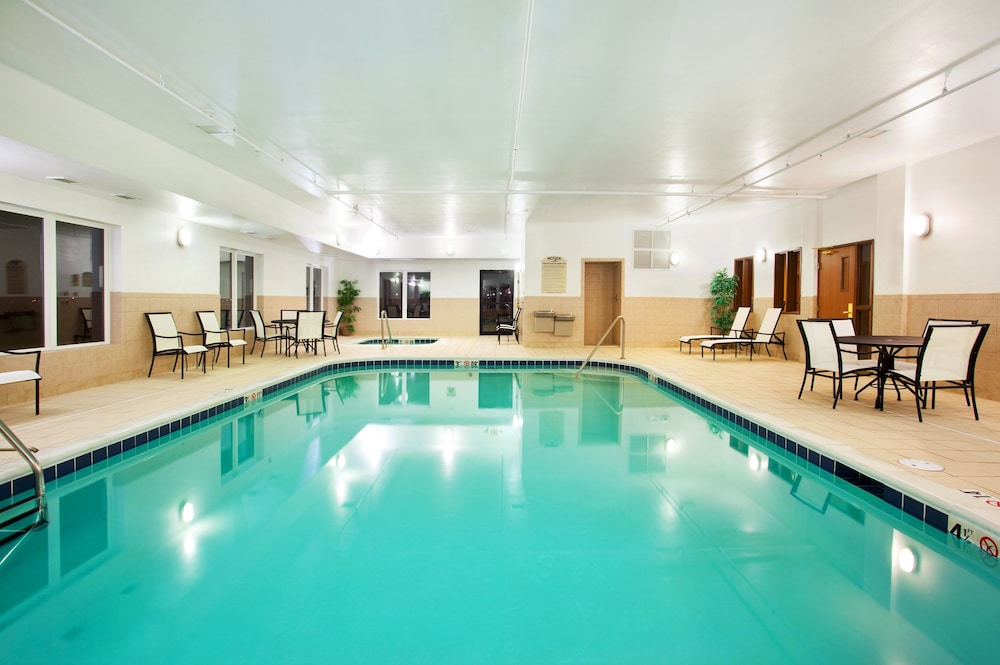 holiday inn express and suites mattoon by ihg