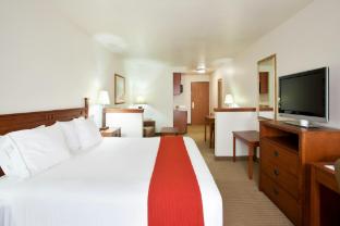 holiday inn express and suites mattoon by ihg